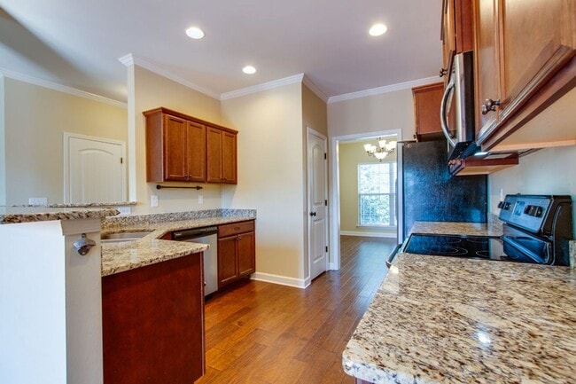 Building Photo - Fantastic brick home located just minutes ...