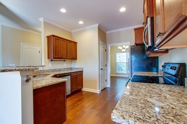 Foto del edificio - Fantastic brick home located just minutes ...