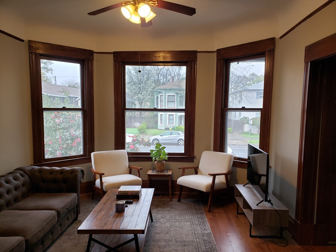 Living Room - 2522 P St