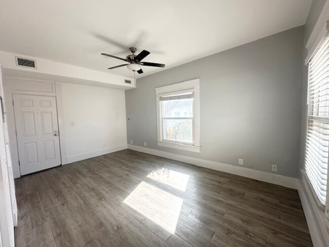 Interior Photo - City Lofts