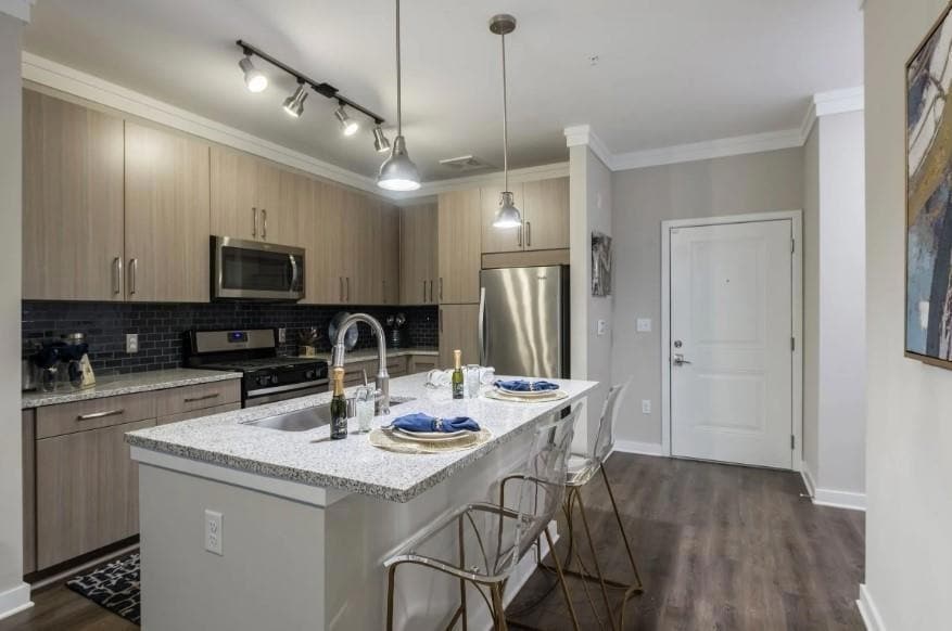 Photo - 1455 Spring Rd SE