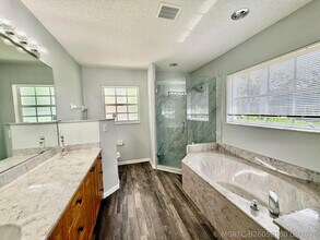 Building Photo - 5707 Silver Oak Dr