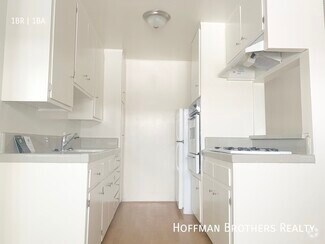 Building Photo - 2313 S Bentley Ave