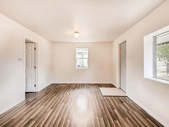 Foto del edificio - 2 Bed 1 Bath House Available Now