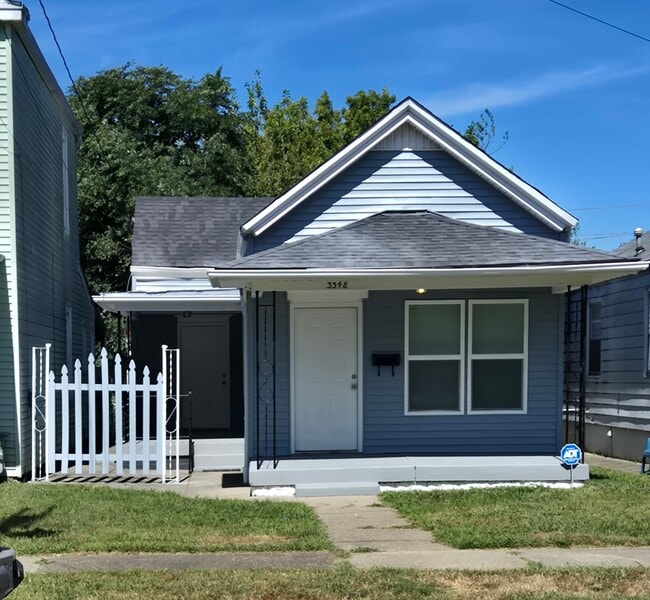Front and side porches - 3348 Bohannon Ave