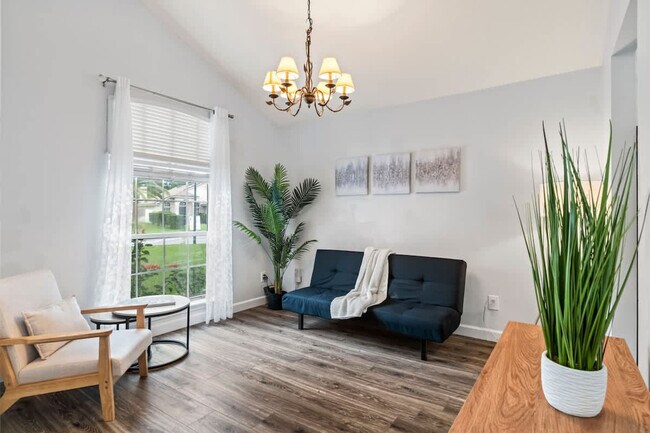 Foto del edificio - 1651 Hawkins Cove Dr W