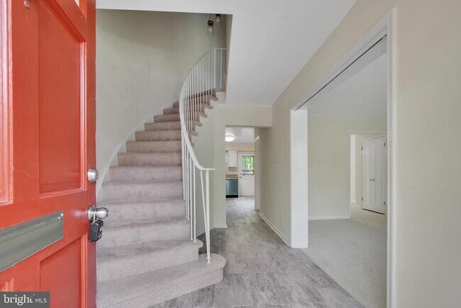 Foto del edificio - 8529 Lakinhurst Ln
