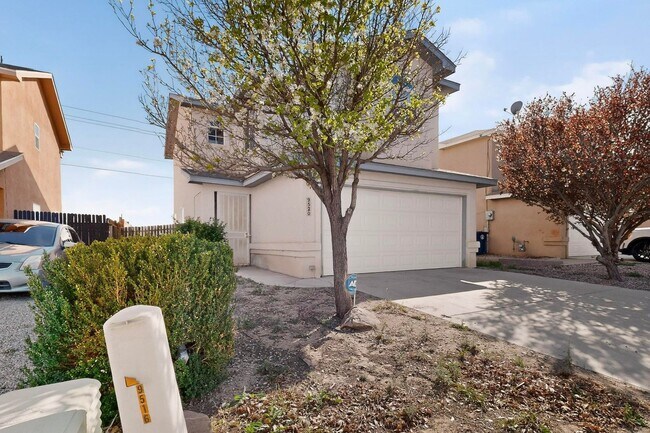 Foto del edificio - West Side 2/story 3 Bedroom 2.5 Bath 1605/sf 2/CG