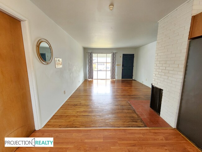 Building Photo - 5110 N Newark St