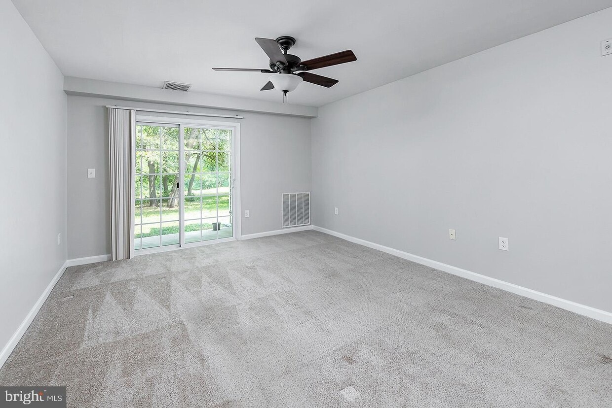 Primary Photo - 1122 Tristram Cir