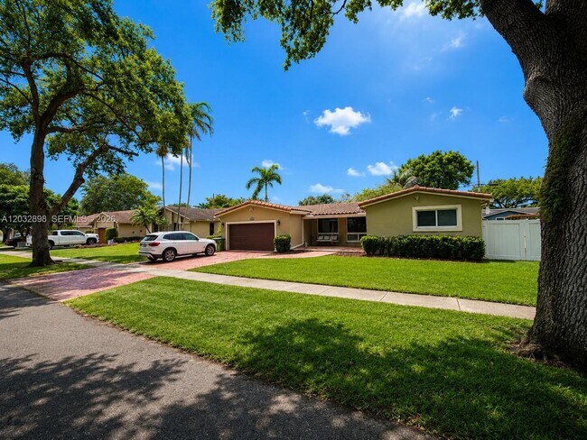 Foto del edificio - 8907 SW 49th Ct