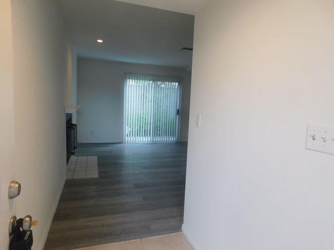 Building Photo - ALH7811