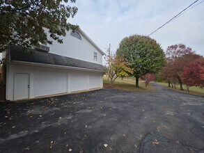 Building Photo - 105 Becky Dr