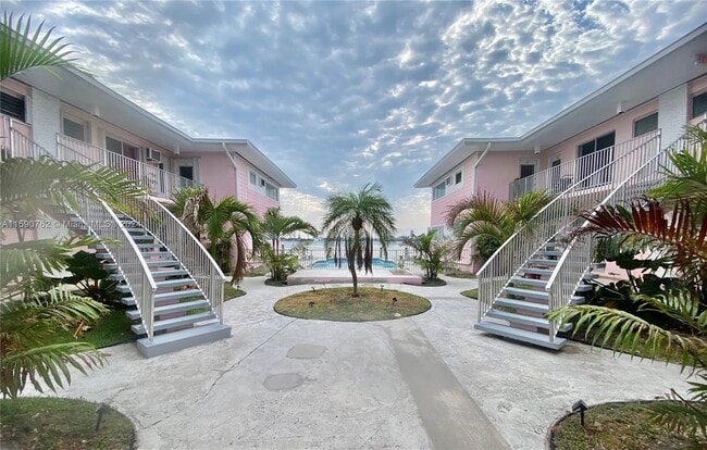 Building Photo - 7921 East Dr