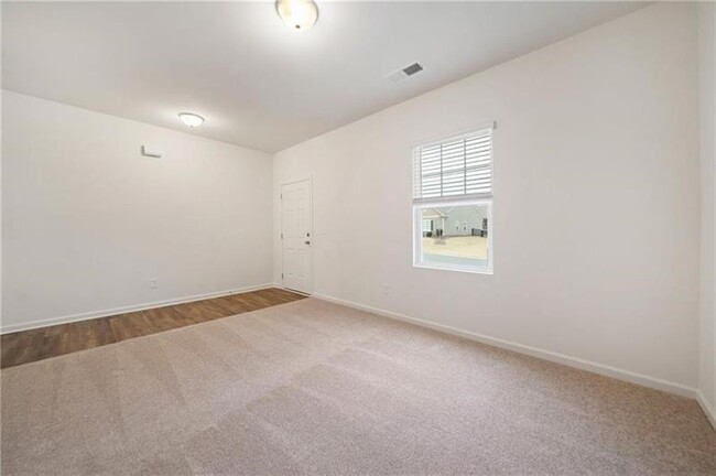 Building Photo - 2155 Savannah Dr