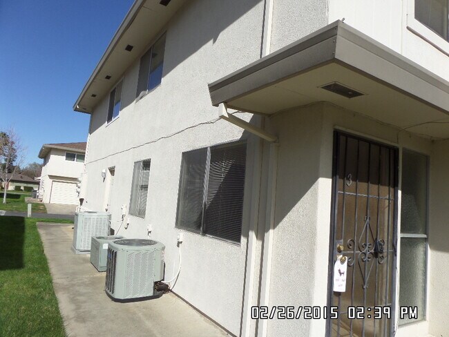 Foto del edificio - Nice Condo Old Elk Grove