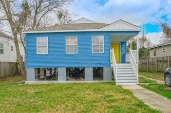 Building Photo - 3017-3019 Music St