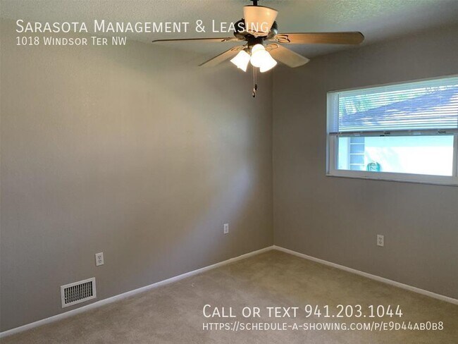 Building Photo - 3 Bedroom 2 Bath Home Near Port Charlotte ...