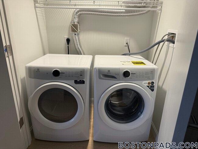 Building Photo - 55 Brighton Ave