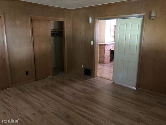 Foto del edificio - 2215 W Butler St