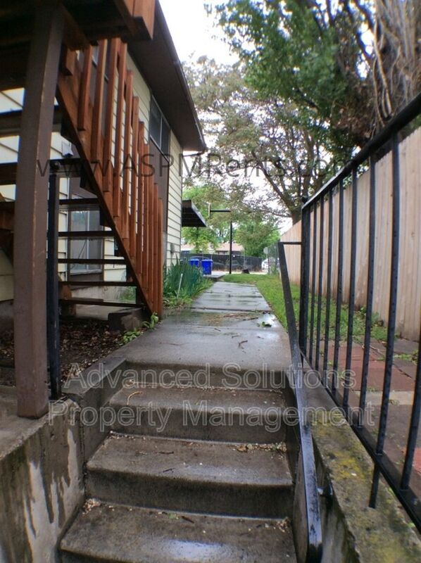 Building Photo - 3359 S Edison St