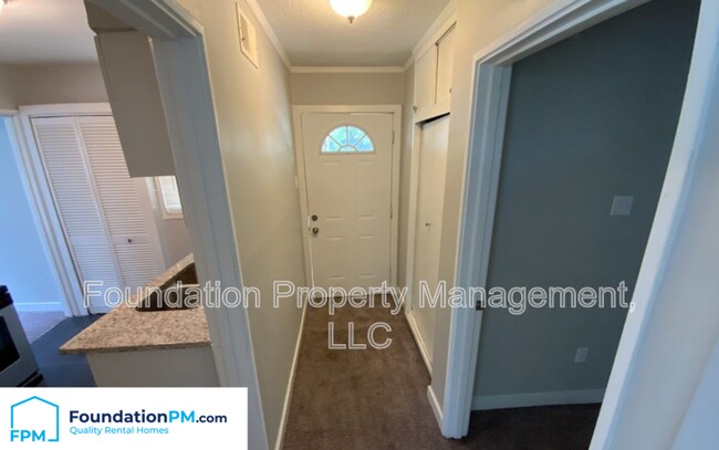 Building Photo - 1297 Elkwood St