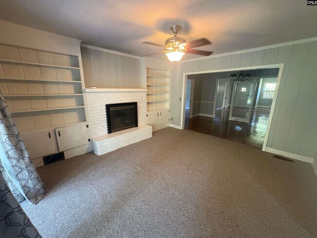 Building Photo - 1701 York Dr