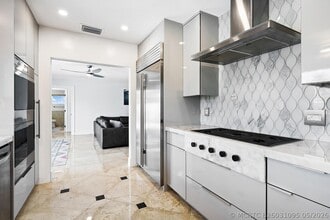 Building Photo - 4761 Bayview Dr