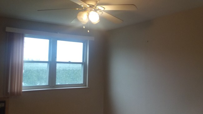 Building Photo - 2714 Harding Ave