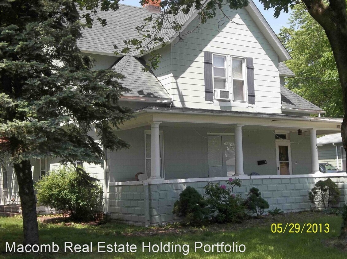 5 br, 2.5 bath House 232 W Pierce St House for Rent in IL