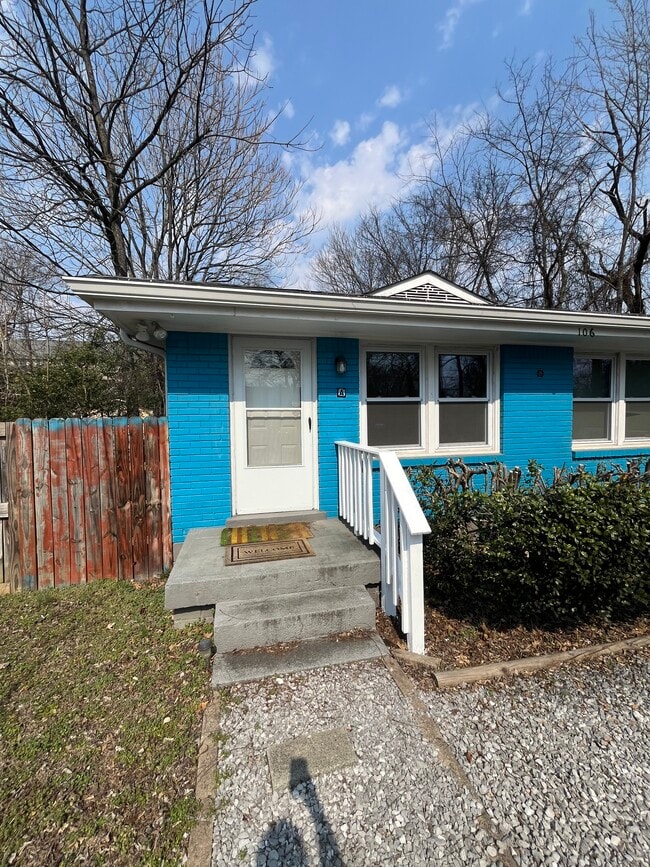 Building Photo - 106A McKennell Dr