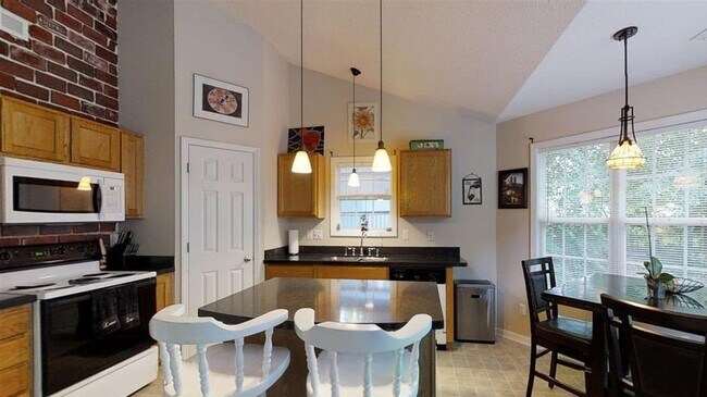 Foto del edificio - Fantastic 3 bedroom home in Durham!