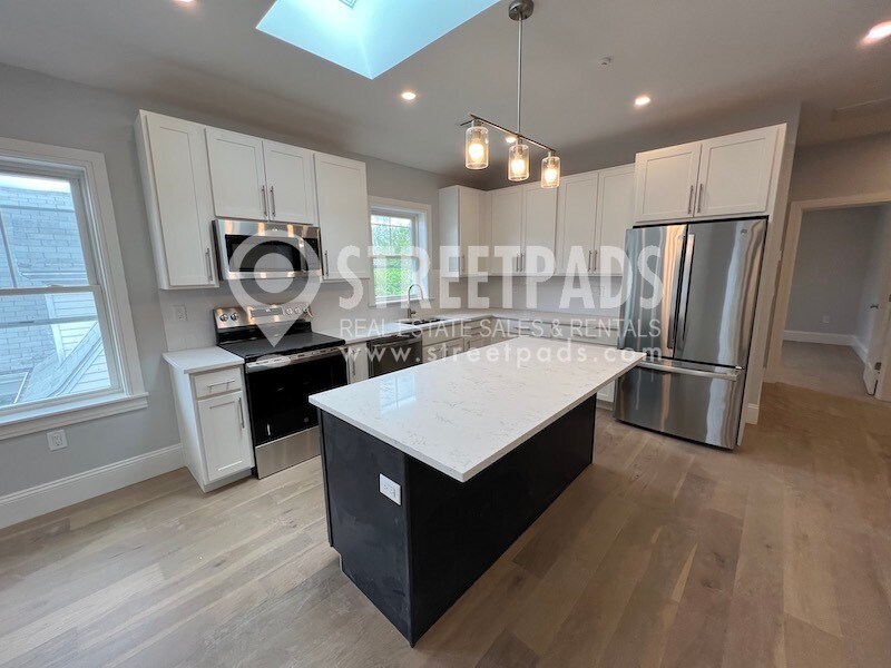 Foto principal - 51 Fairbanks St
