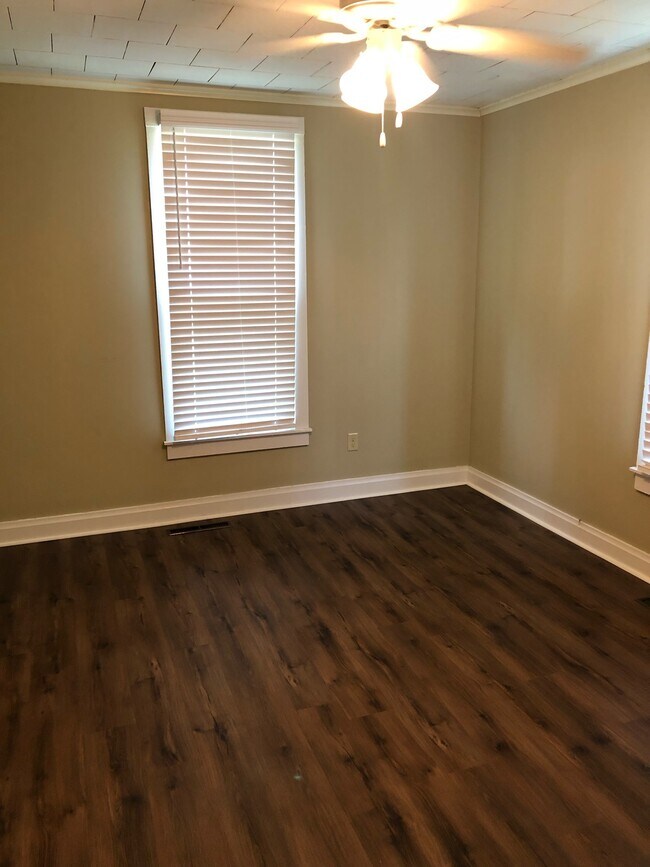 Building Photo - 1100 N Monroe St