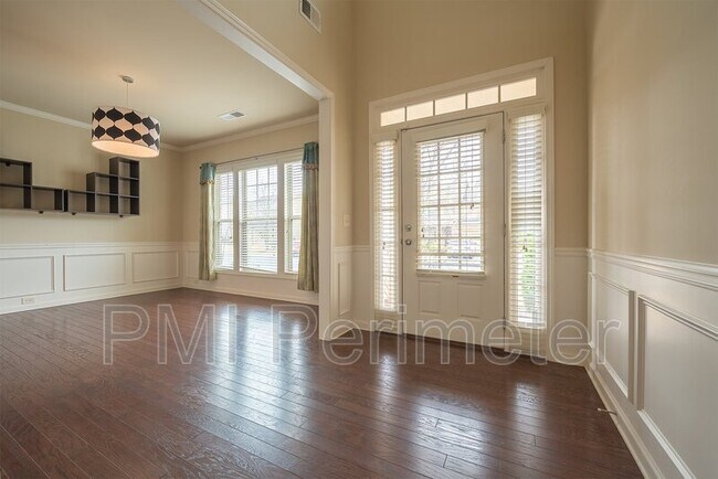 Foto del edificio - 4935 Hazelwood Dr