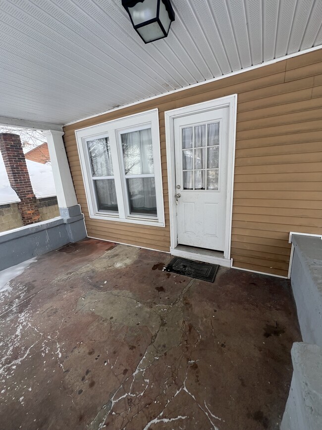 Building Photo - 305 Mount Zoar St