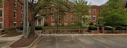 Building Photo - 1305 E Abingdon Dr