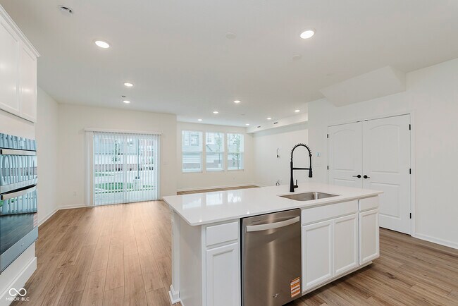 Foto del edificio - 7337 Shroyer Wy