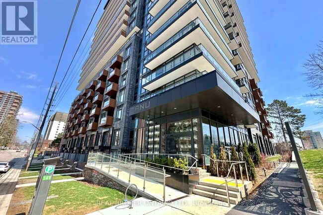 Building Photo - 21 Park St E