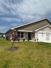 Building Photo - 4654 Pierce Dr