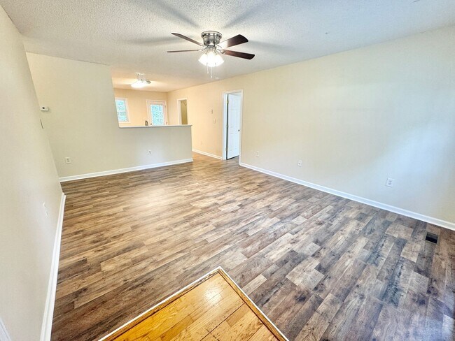 Foto del edificio - Statesville - 3BR/2BA