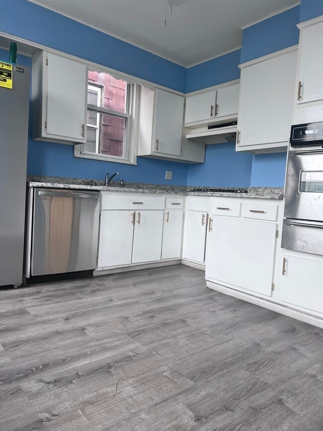 Building Photo - 205 Highwood Ave