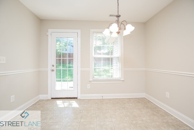 Building Photo - REDUCED!
