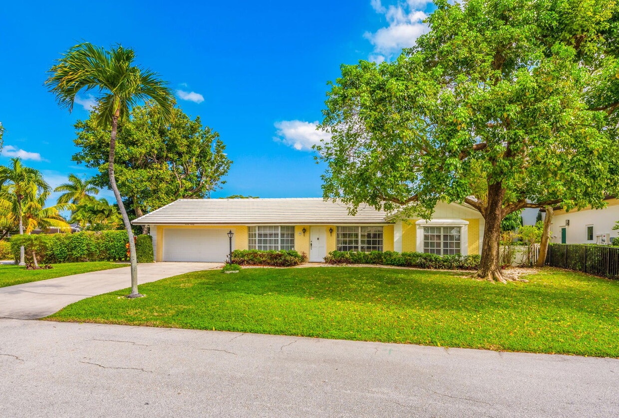 Photo - 790 Coquina Way Apt #790, Boca Raton, FL 33432 - 3 BR 3 BA Single-Family Home