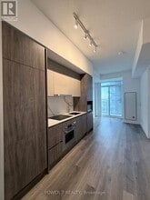 Building Photo - 180 Front St E