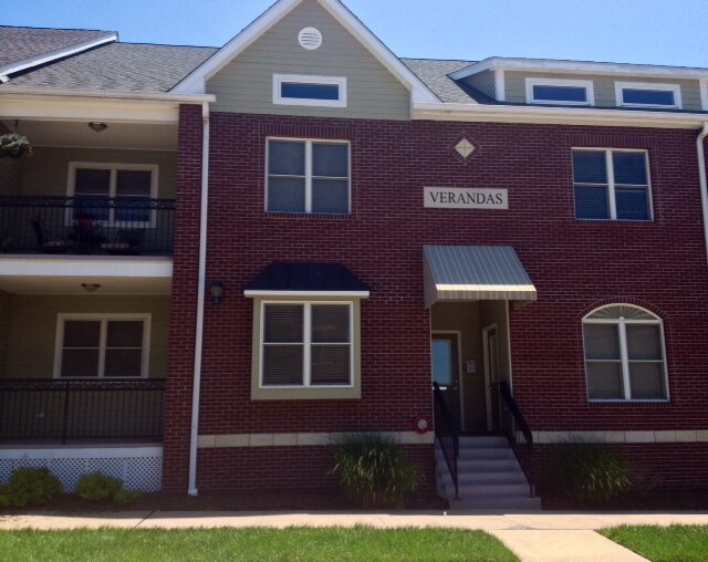 Primary Photo - 2100 Cherry Hill Dr