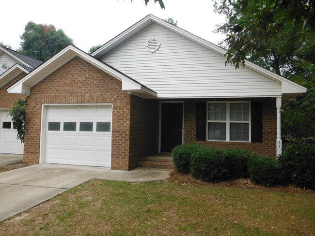 Building Photo - 31 Radcliff Dr