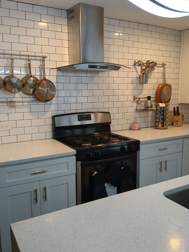 Foto del edificio - 4134 W 19th St