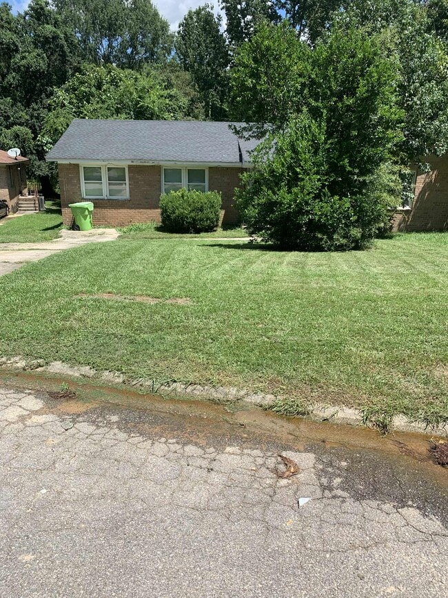 Building Photo - 18A Apple Valley Ct