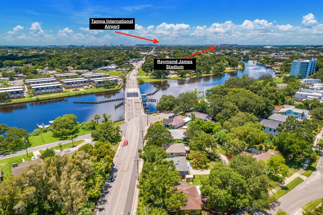 Foto del edificio - 1003 W Columbus Dr